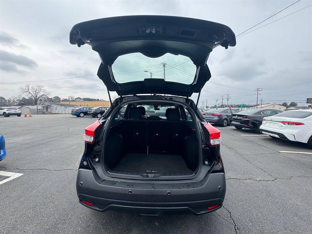 2020 Nissan Kicks - $10,600