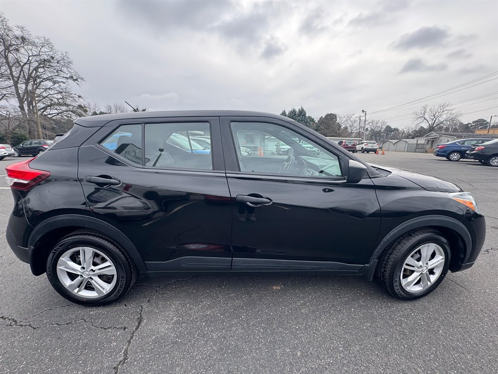2020 Nissan Kicks - $10,600