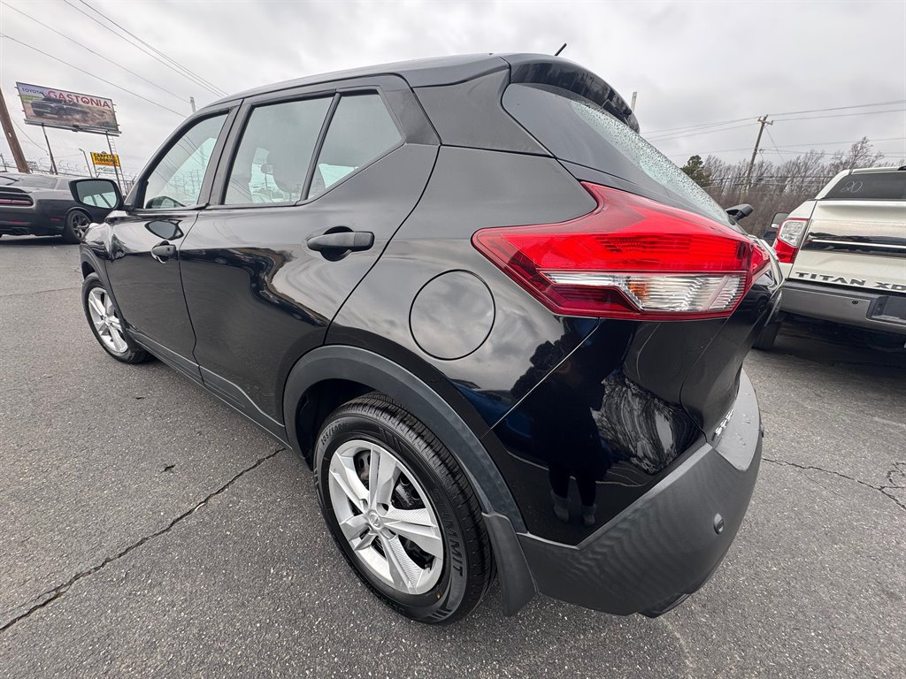 2020 Nissan Kicks - $10,600