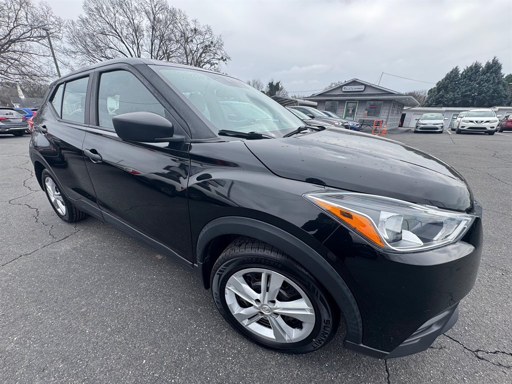 2020 Nissan Kicks - $10,600