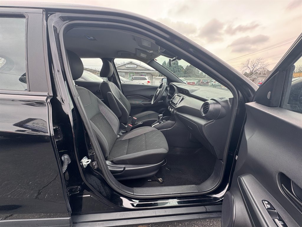 2020 Nissan Kicks - $10,600