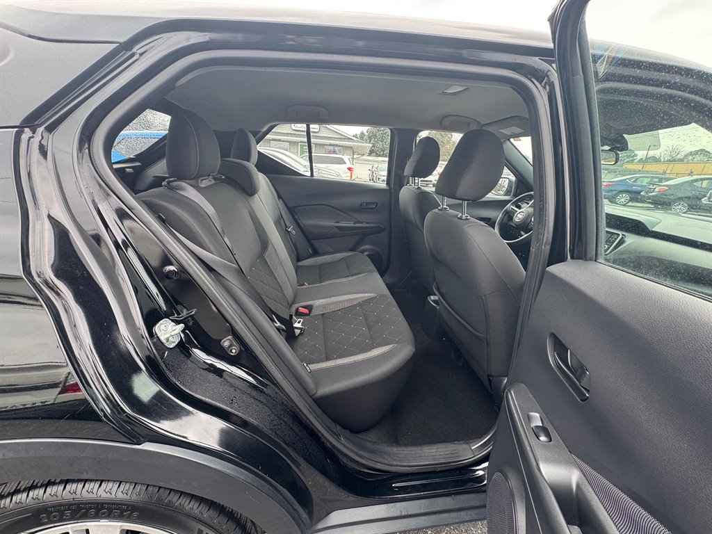 2020 Nissan Kicks - $10,600