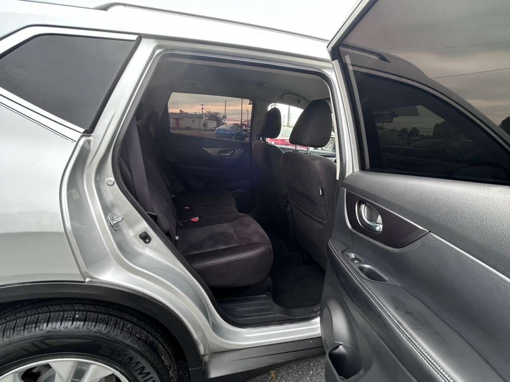 2015 Nissan Rogue - $9,900