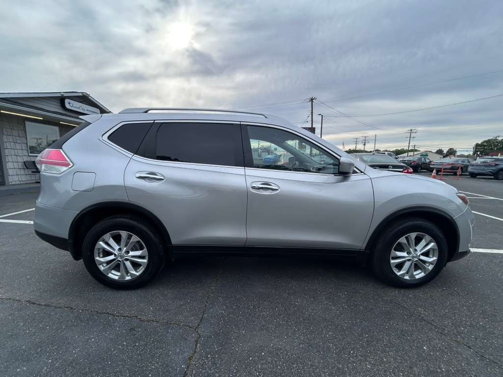 2015 Nissan Rogue - $9,900