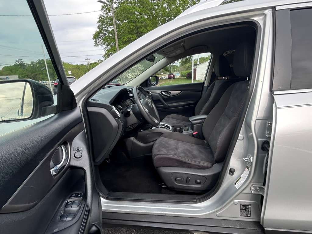 2015 Nissan Rogue - $9,900