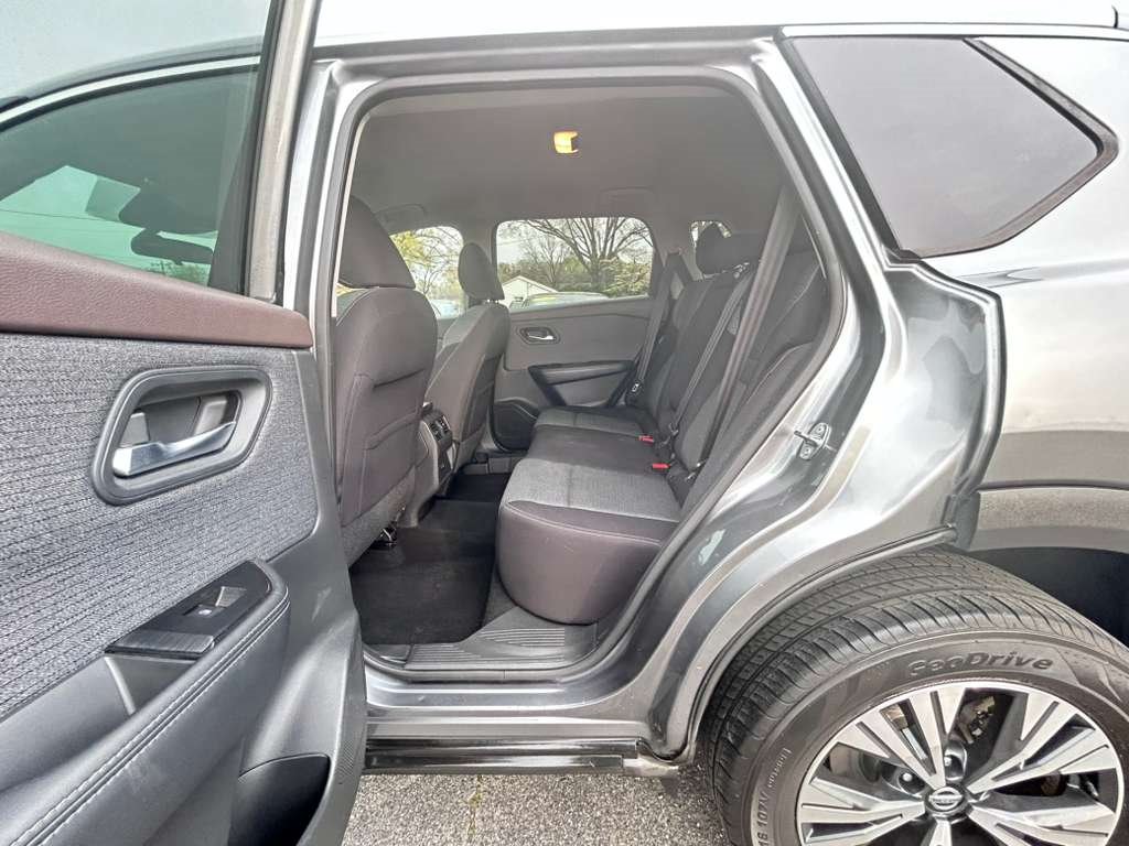 2021 Nissan Rogue - $18,300