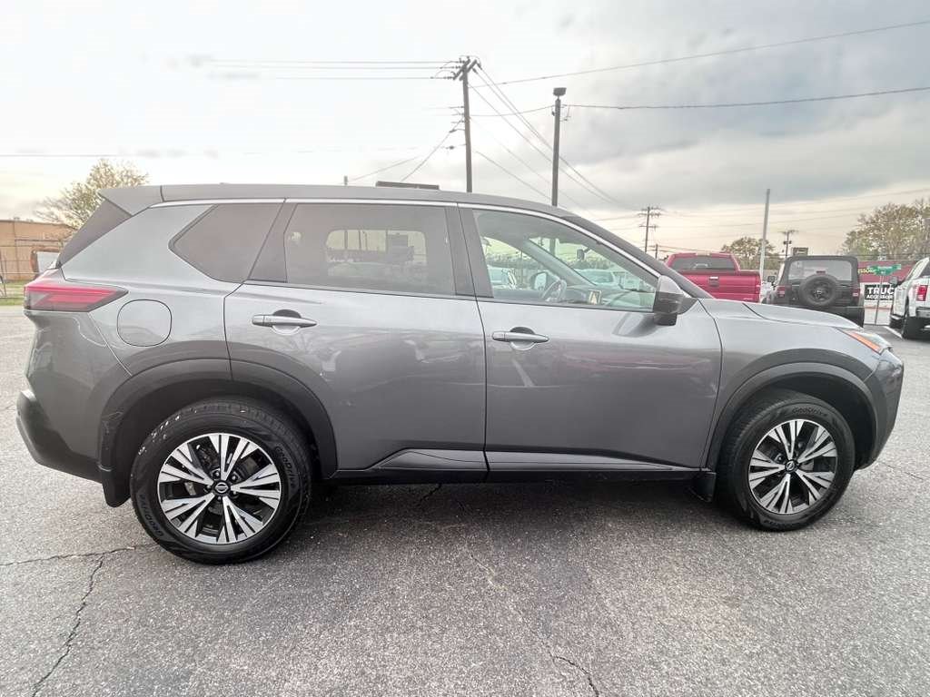2021 Nissan Rogue - $18,300