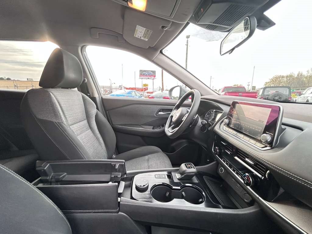 2021 Nissan Rogue - $18,300