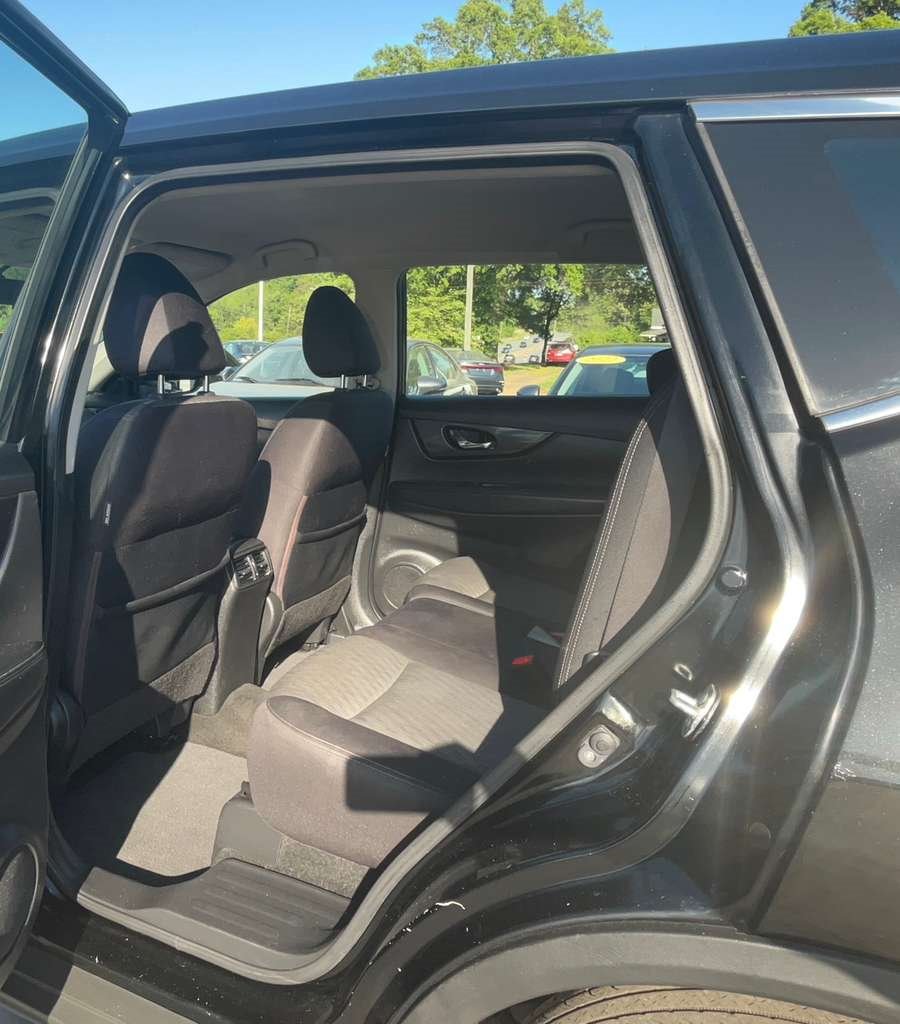 2018 Nissan Rogue - $11,600
