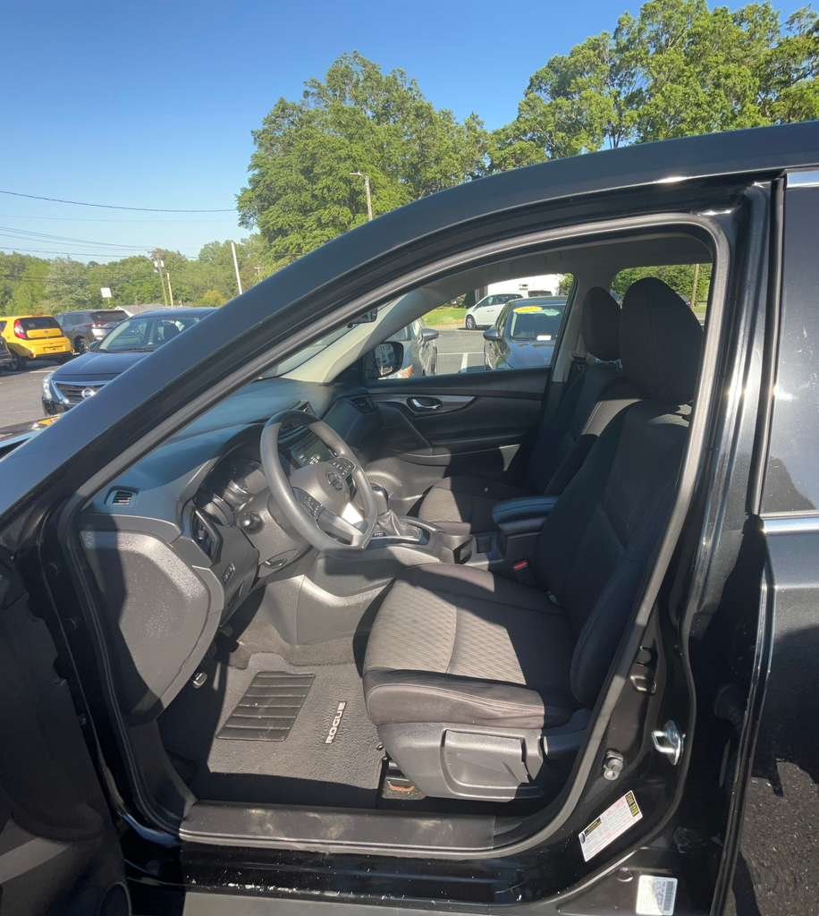 2018 Nissan Rogue - $11,600