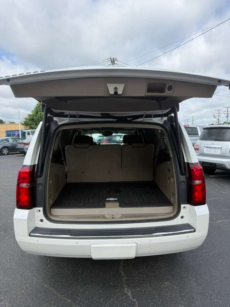 2016 Chevrolet Suburban - $21,900