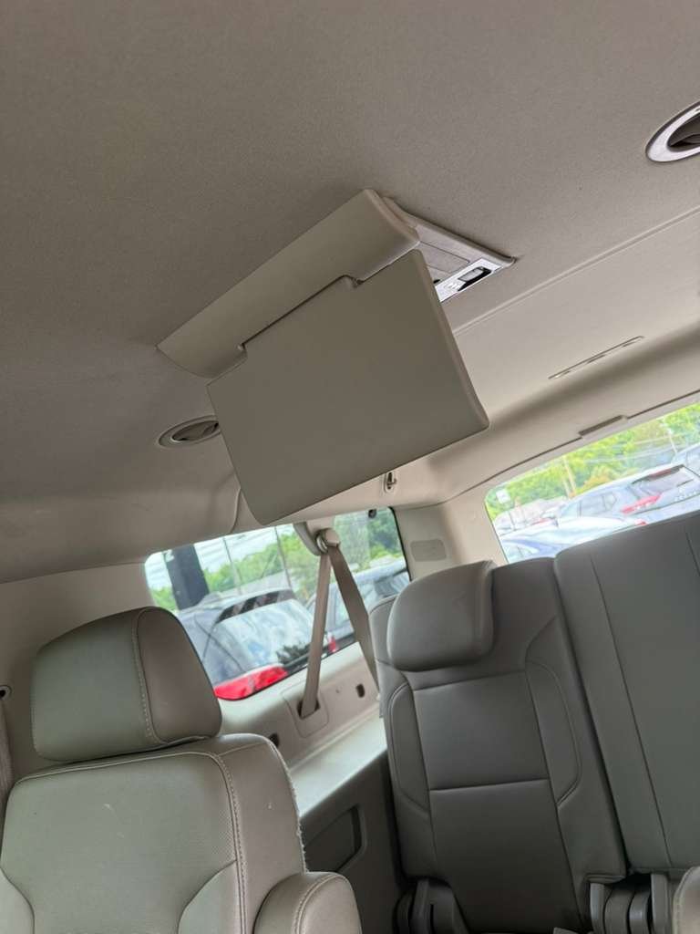 2016 Chevrolet Suburban - $21,900