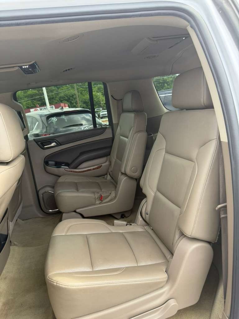 2016 Chevrolet Suburban - $21,900