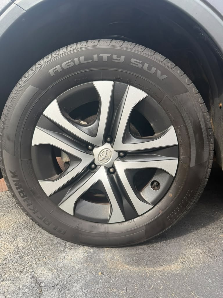2016 Toyota RAV4 - $14,400