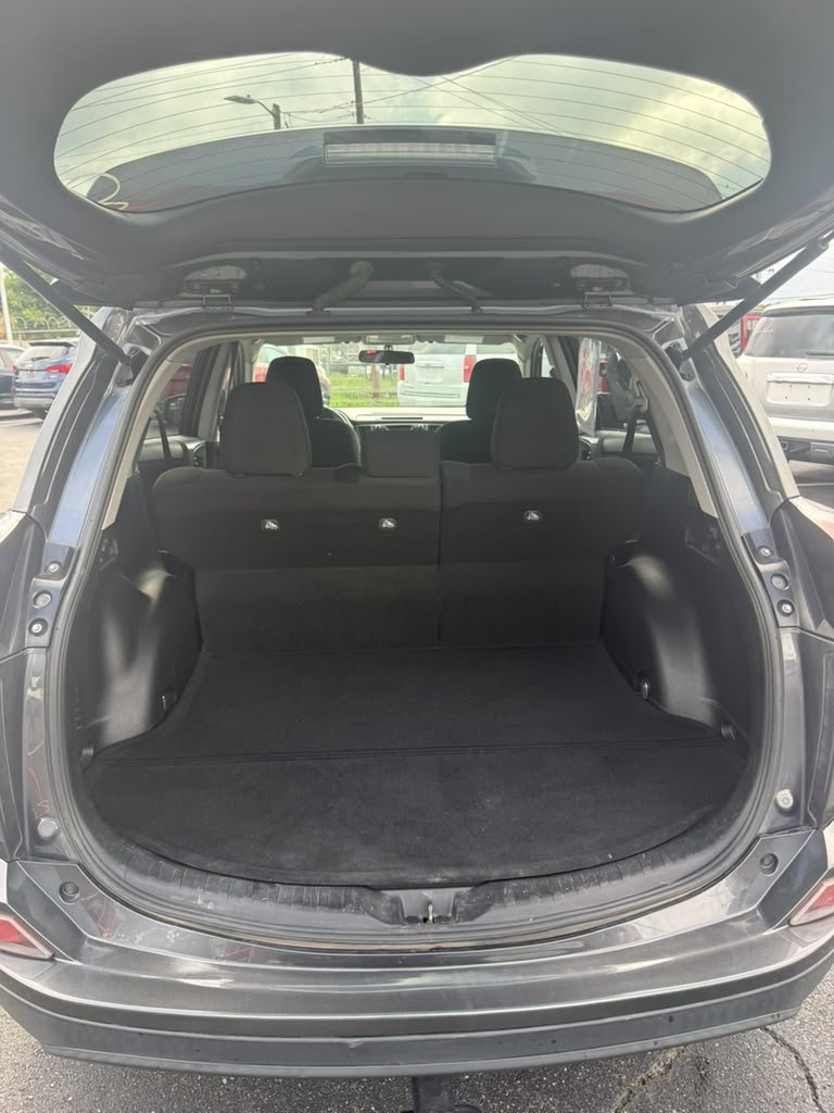 2016 Toyota RAV4 - $14,400