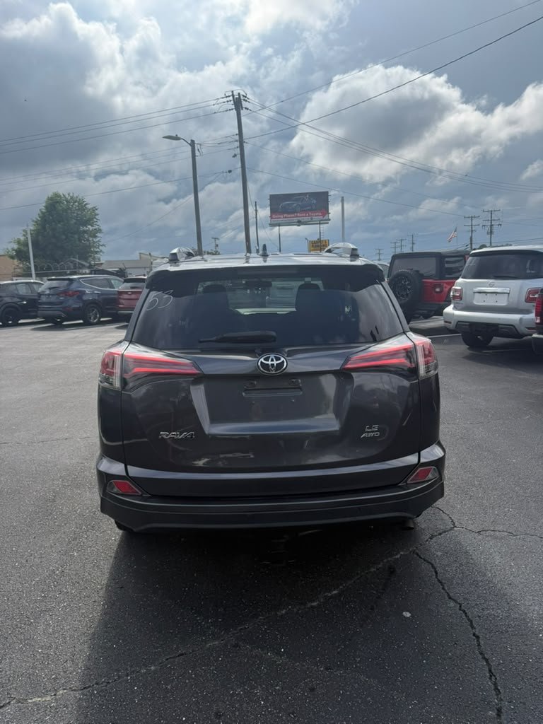 2016 Toyota RAV4 - $14,400