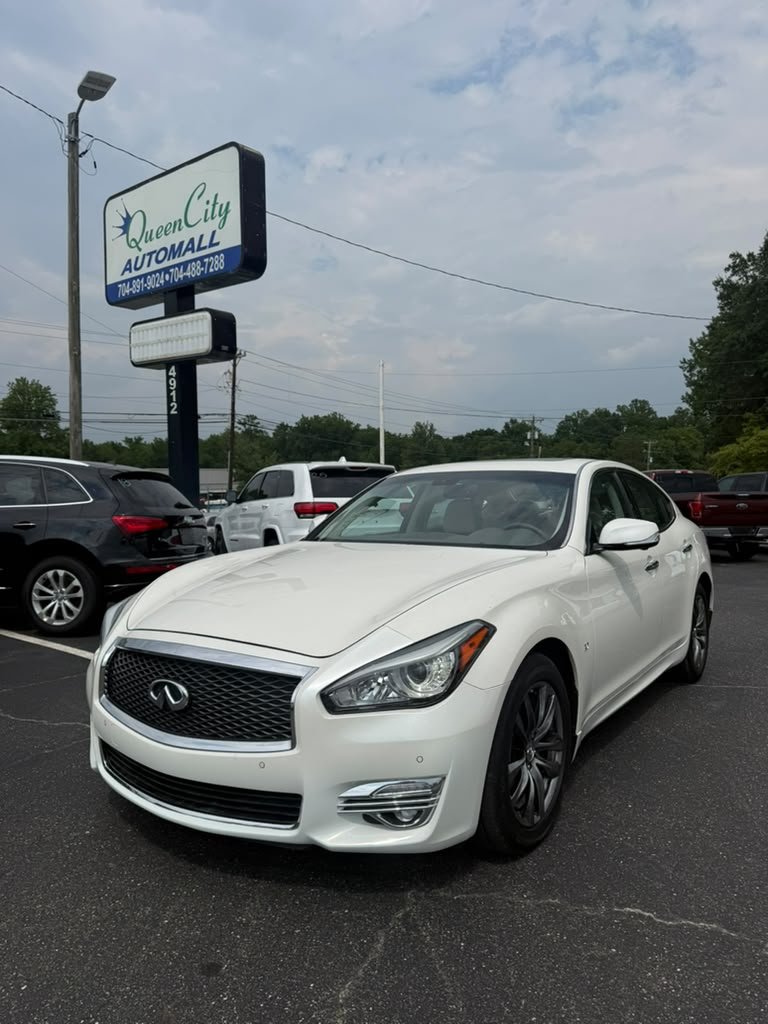 2019 INFINITI Q70 - $18,900