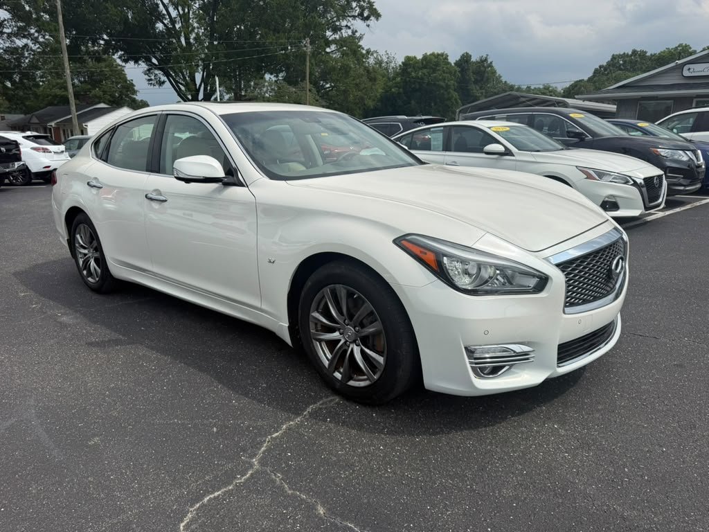 2019 INFINITI Q70 - $18,900