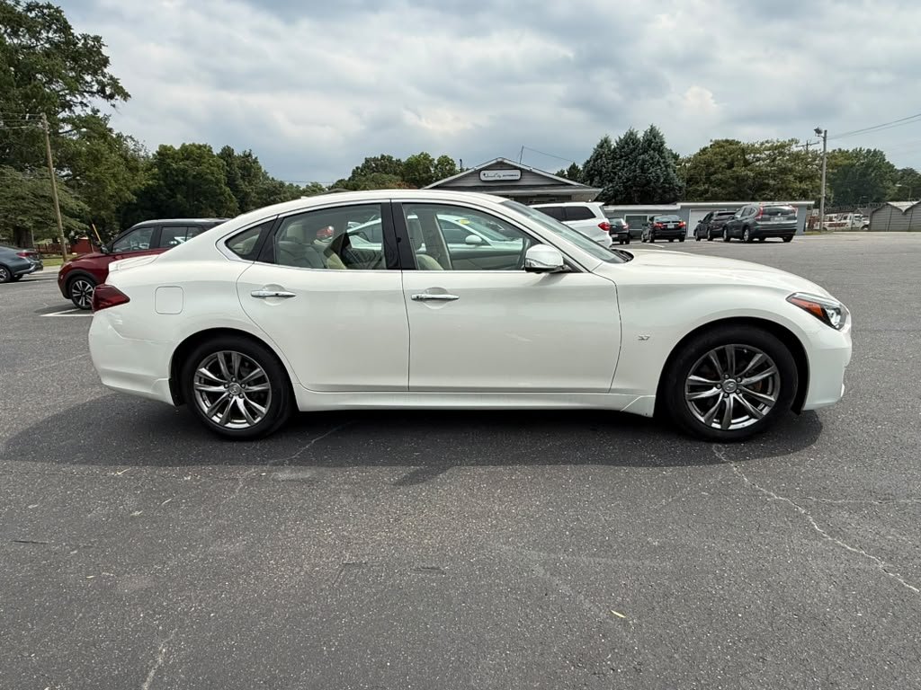 2019 INFINITI Q70 - $18,900