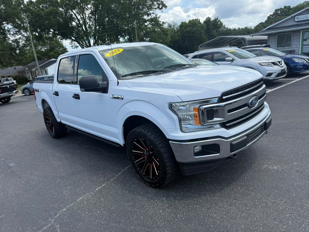 2019 Ford F-150 - $21,600