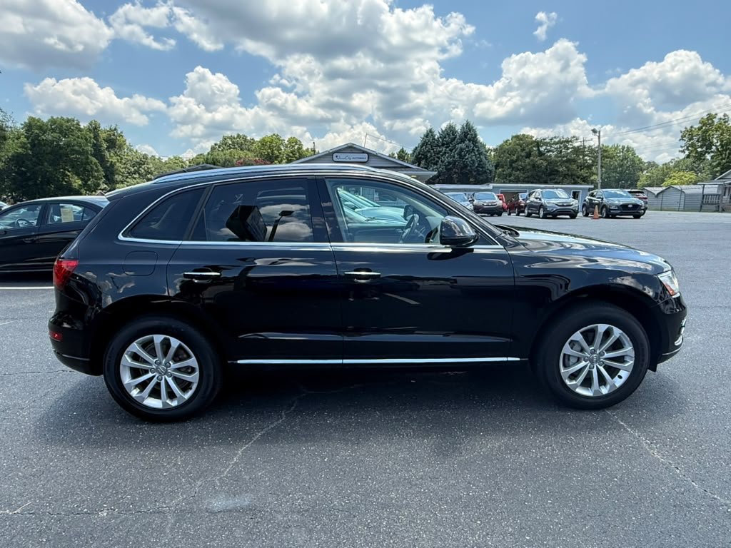 2016 Audi Q5 - $10,900