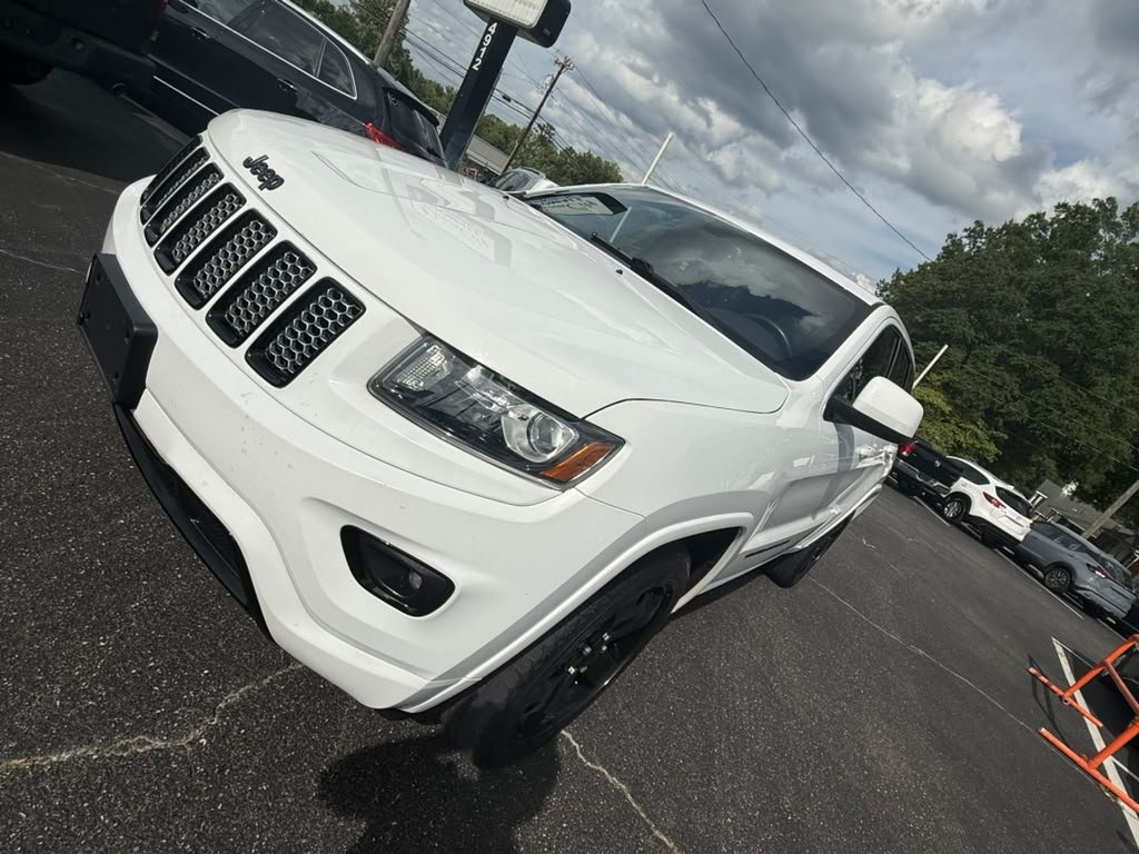 2015 Jeep Cherokee - $11,500