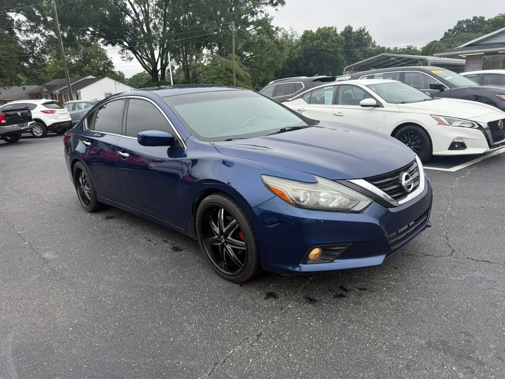 2017 Nissan Altima - $9,800