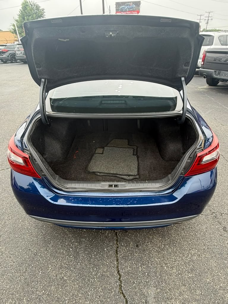 2017 Nissan Altima - $9,800