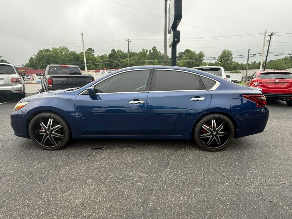 2017 Nissan Altima - $9,800