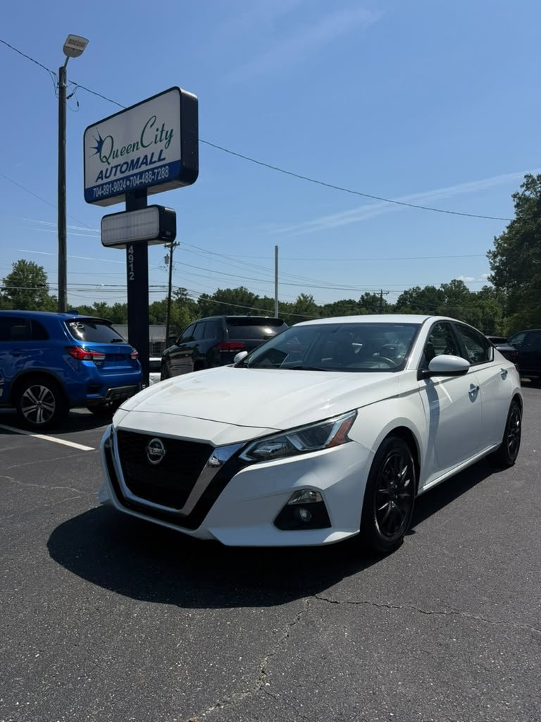 2020 Nissan Altima - $14,900