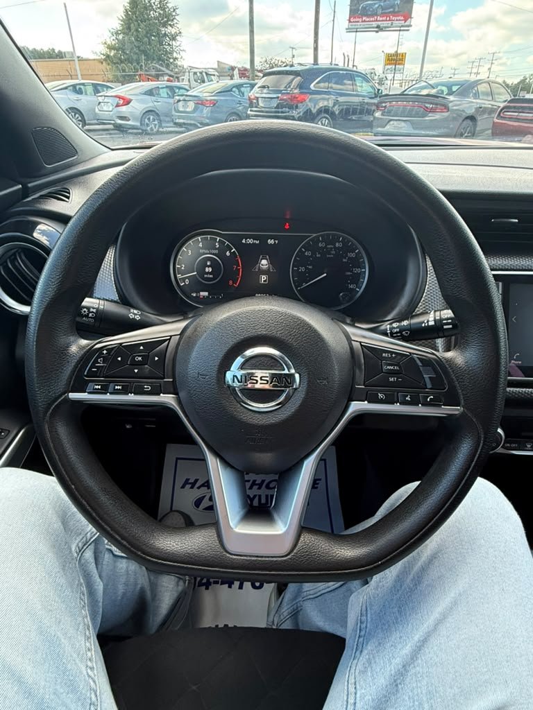 2020 Nissan Kicks - $11,500