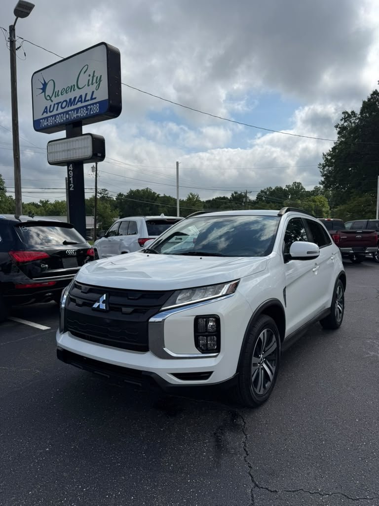 2021 Mitsubishi Outlander - $14,500
