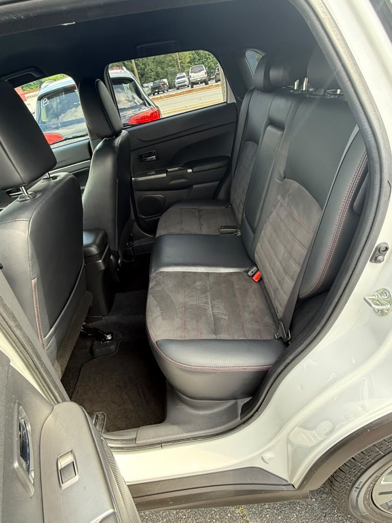 2021 Mitsubishi Outlander - $14,500