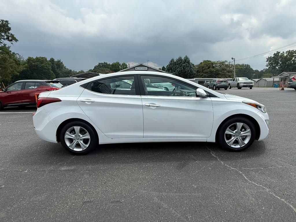 2016 Hyundai Elantra - $9,300
