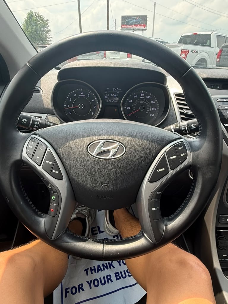 2016 Hyundai Elantra - $9,300
