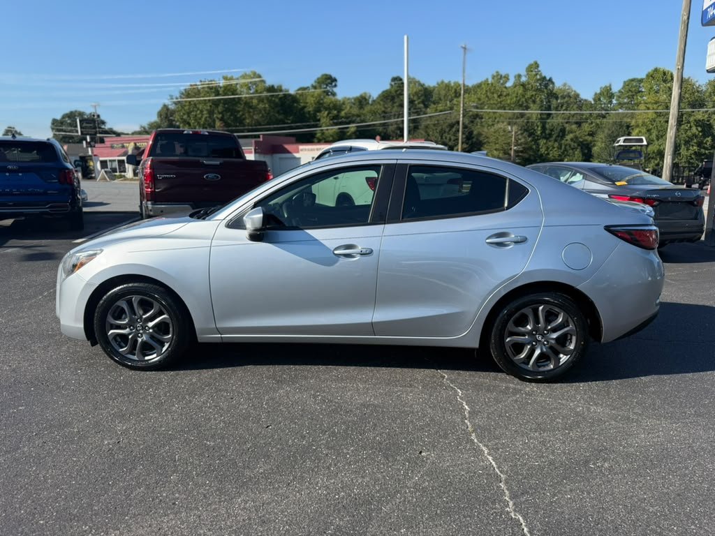 2019 Toyota Yaris - $13,300