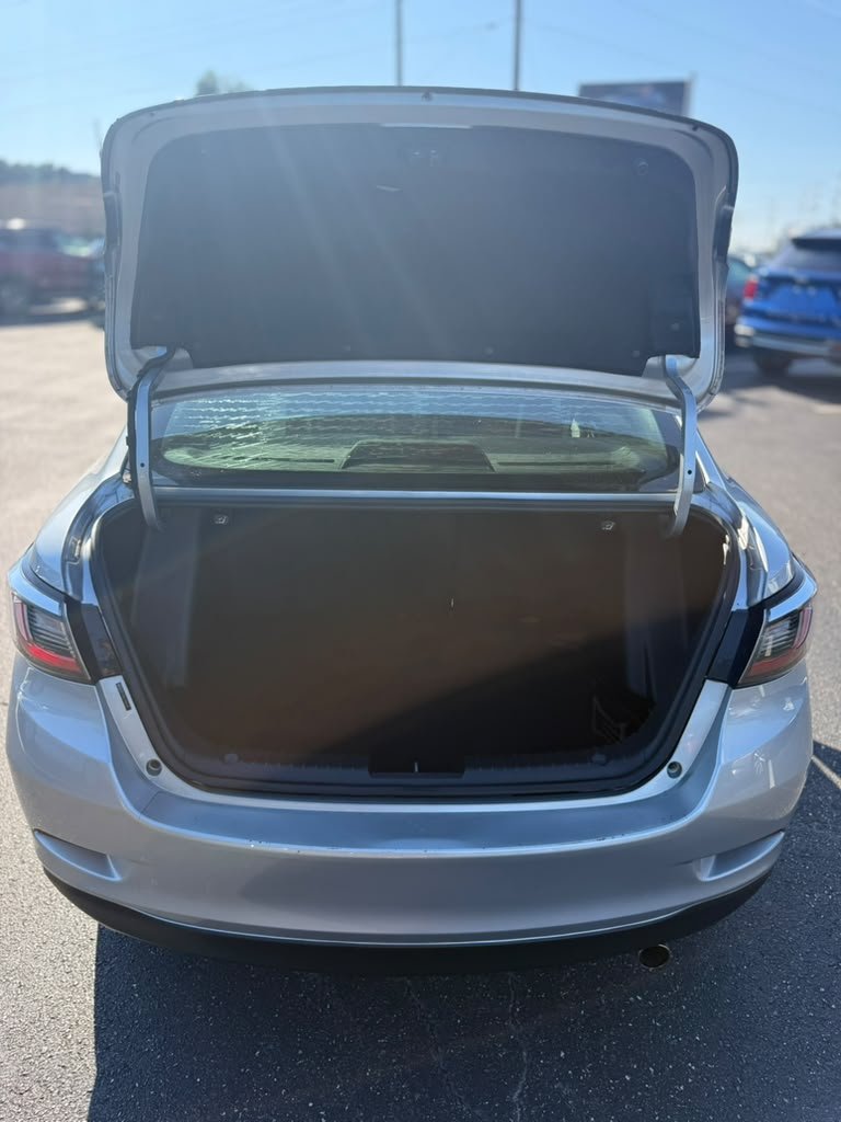 2019 Toyota Yaris - $13,300
