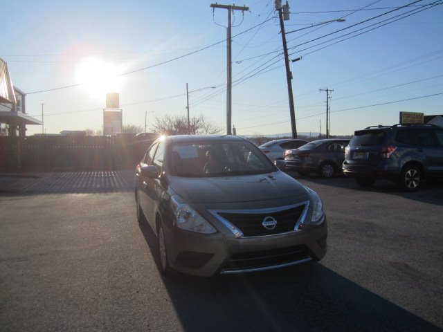 2017 Nissan Versa S photo
