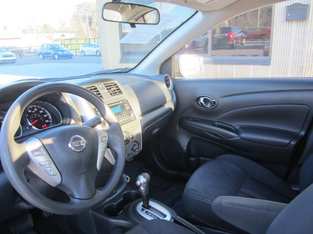2017 Nissan Versa S photo