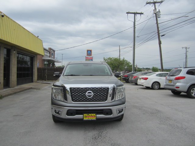 2017 Nissan Titan SV photo