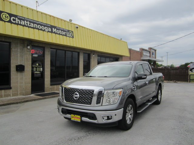 2017 Nissan Titan SV photo