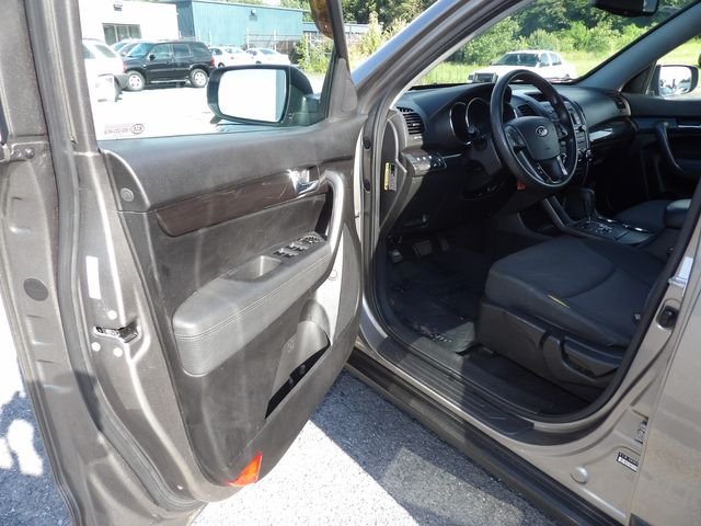 2012 Kia Sorento - $8,900