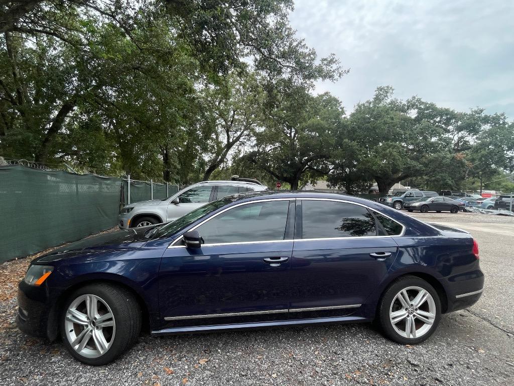 2013 Volkswagen Passat TDI SE photo
