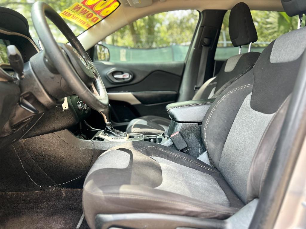 2018 Jeep Cherokee - $7,995