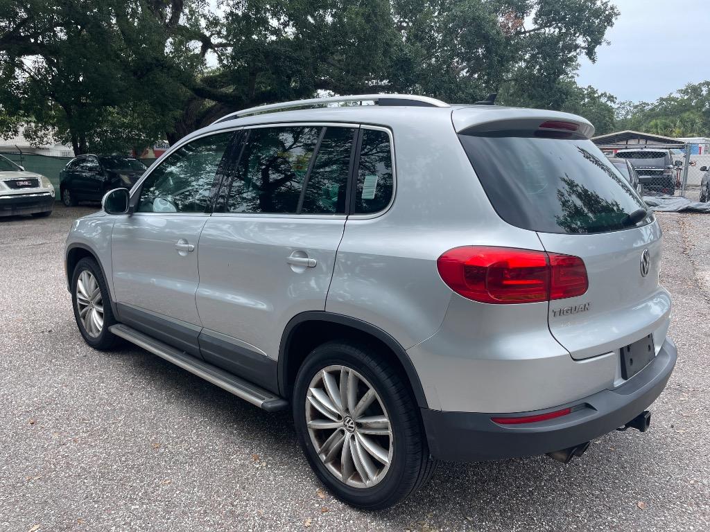 2012 Volkswagen Tiguan S 4Motion photo