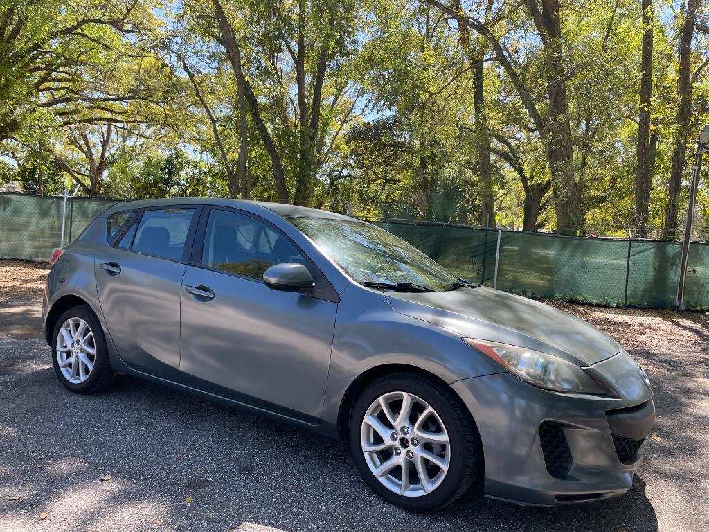 2013 Mazda Mazda3 i Touring photo