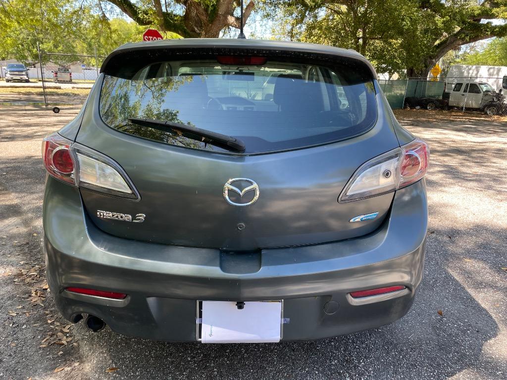 2013 Mazda Mazda3 i Touring photo