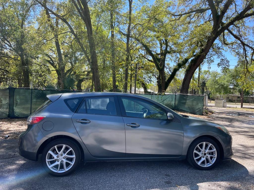 2013 Mazda Mazda3 i Touring photo