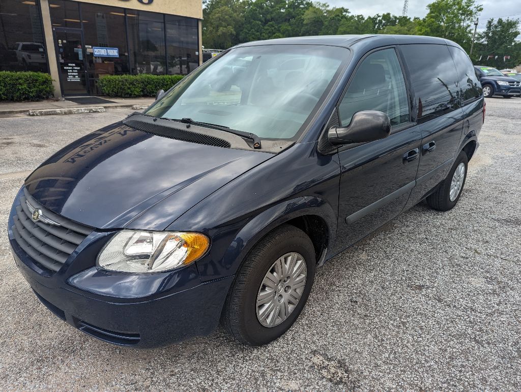 2006 Chrysler Town & Country photo