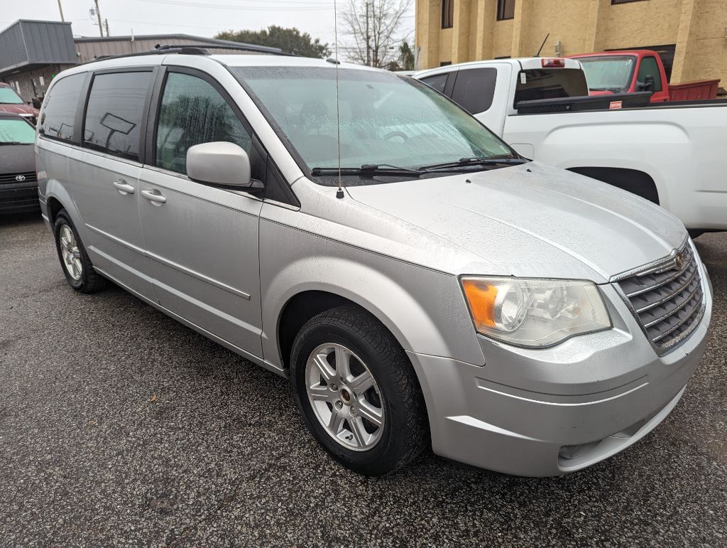 2008 CHRYSLER Town and Country Minivan - $5,988